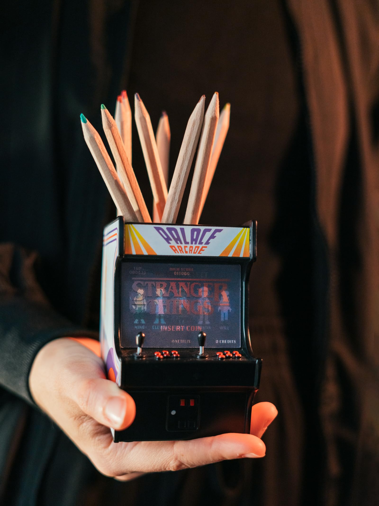 Grupo Erik Stranger Things Pen Holder | Pen Holder For Desk, Pen Pot, Pencil Pot, Pencil Holder | Desk Organiser, Desk Accessories | Gamer Gifts, Gaming Desk Accessories