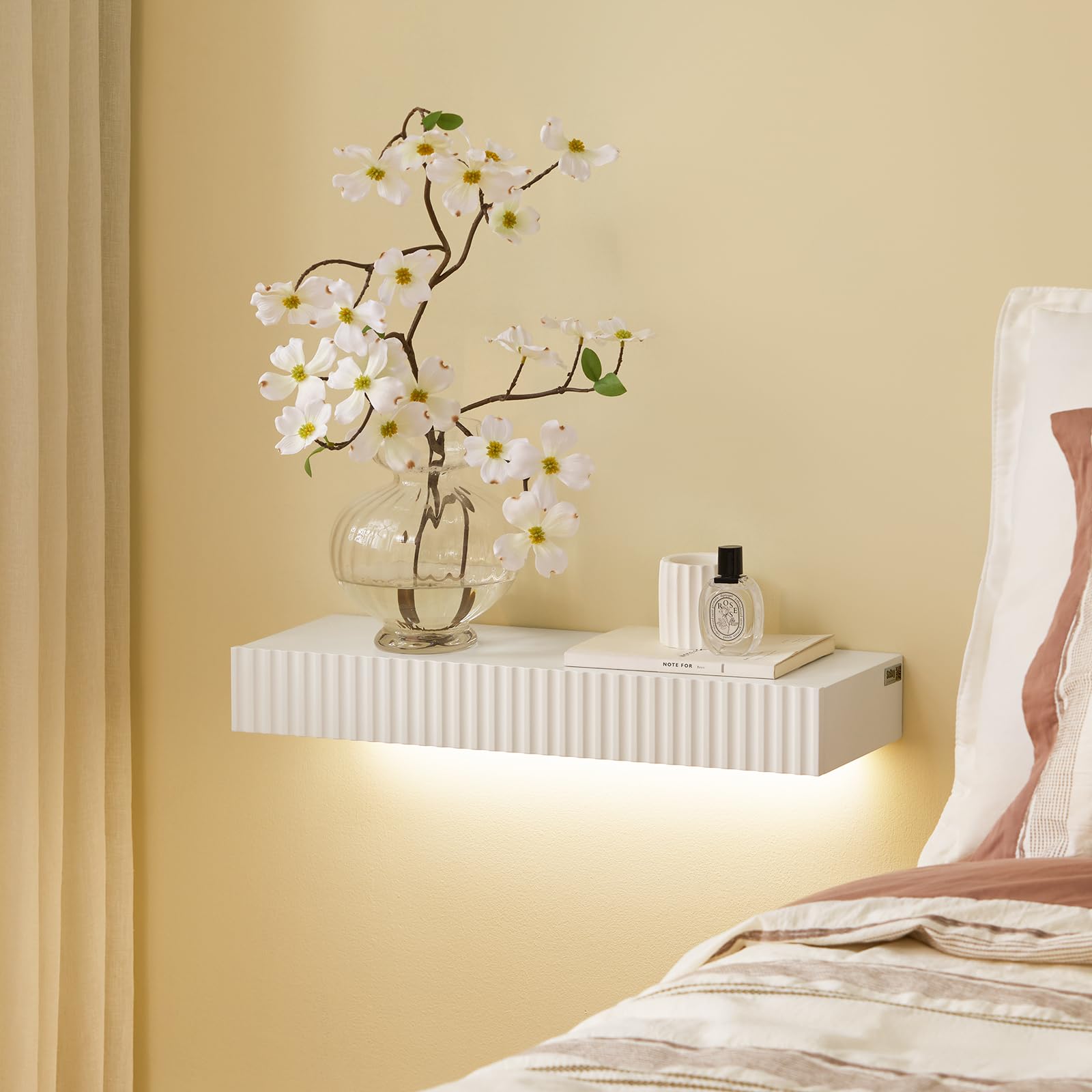 SoBuy Étagère Murale Flottante avec tiroir & éclairage LED à détecteur de Mouvement, pour Chambre, entrée & Salon, à Piles, L60 × P20 × H8 cm, Blanc, FHK38-W