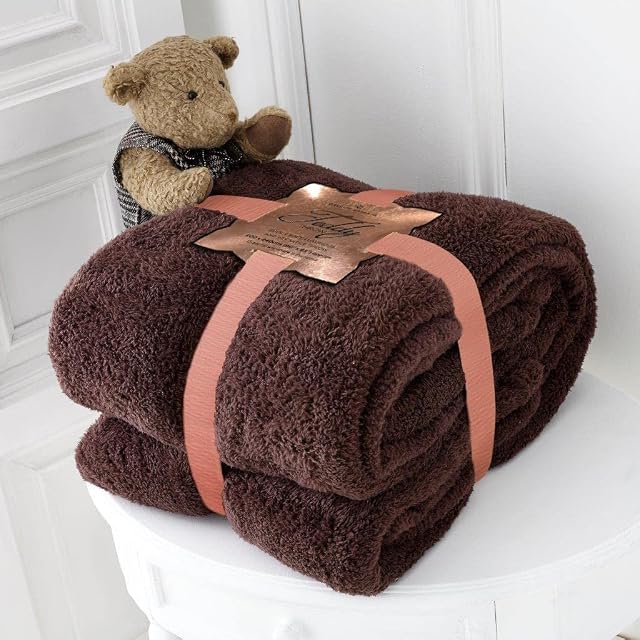 LIZZIE JACOBS Super Soft Luxurious Teddy Bear Throws Warm Cosy Sofa Settee Bed Sherpa Fleece Blankets Non Allergic Travel Kids Adults Blankets (Double - 130x180cms, Chocolate)