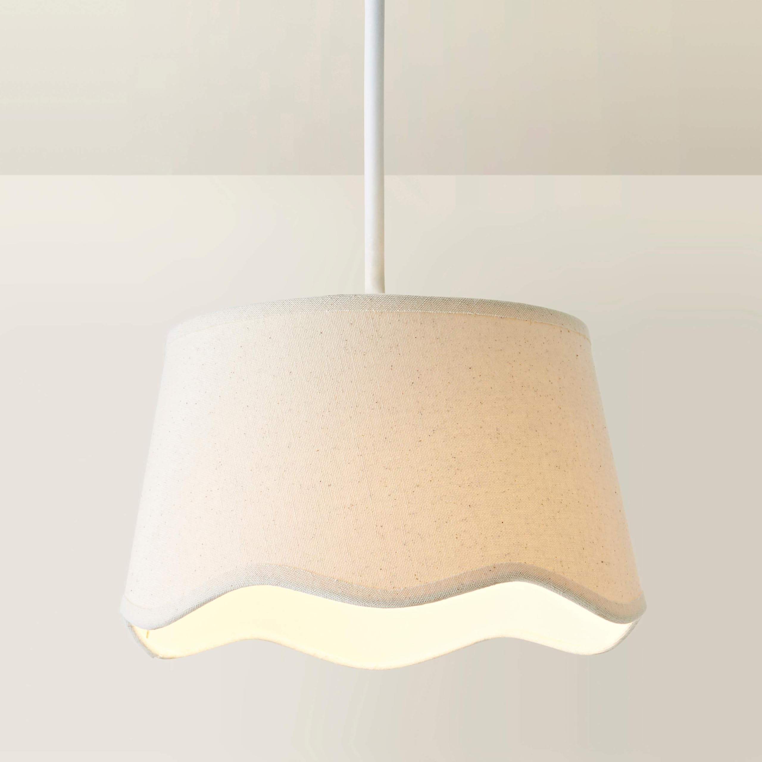 Valuelights Unisex Natural Mabel Linen Small 20Cm Scallop Edge W/ Trim Ceiling Light Lamp Shade In