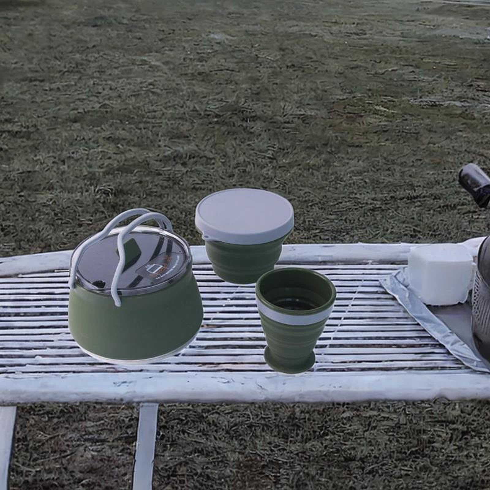 Set di pentole da campeggio per cucinare sul fuoco e avventure all'aria aperta per gli amanti dei viaggi e delle escursioni. Il set di pentole da campeggio è realizzato in lega alluminio per