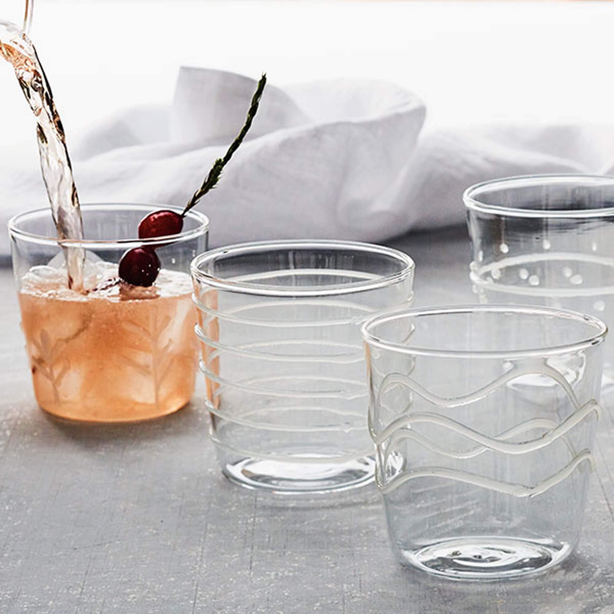 MARIPOSA Blue Applique Glas-Set – Elegante Cocktailgläser Mit Blumen-Applikation
