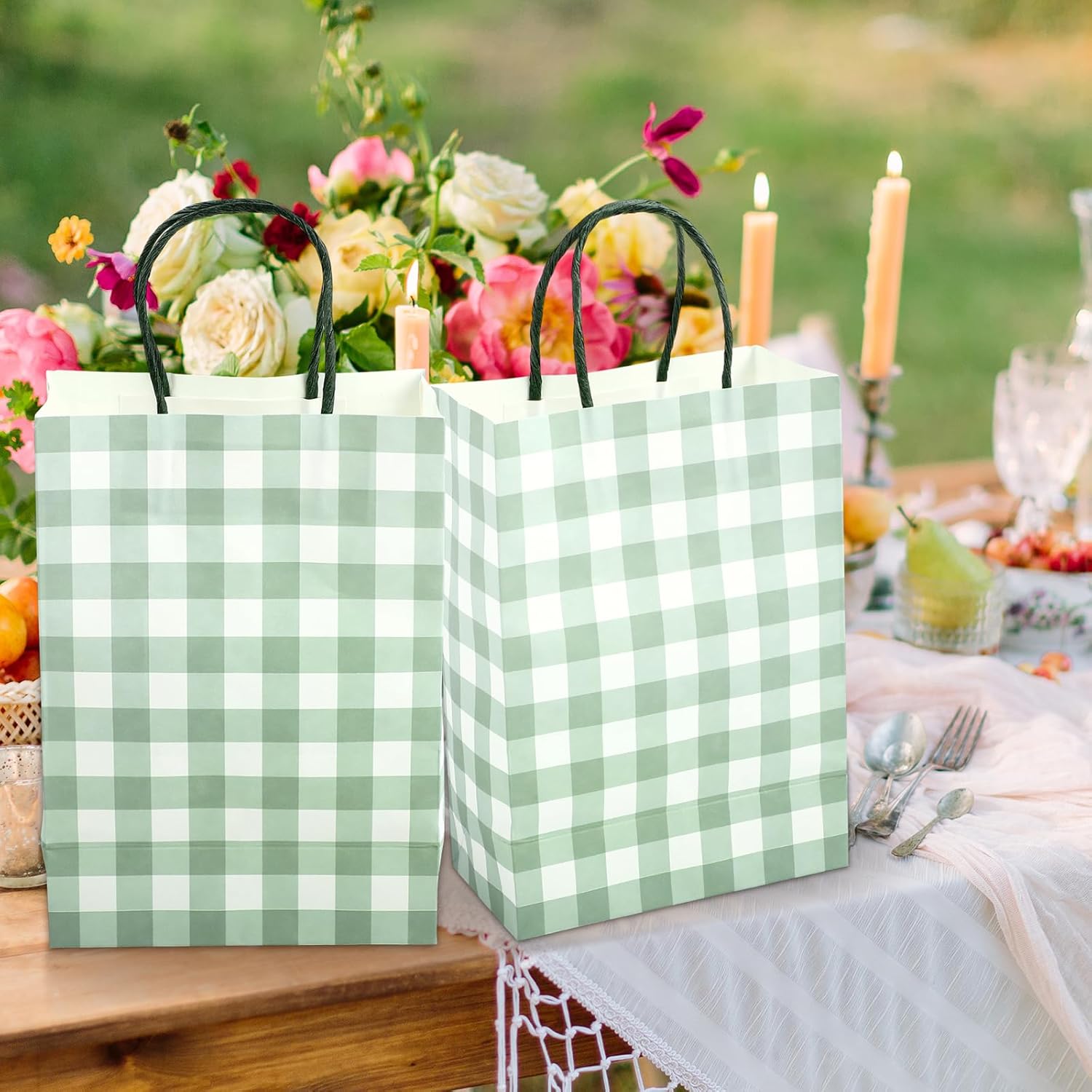 Chinco 30 Pcs Gingham Kraft Paper Gift Bags Bulk with Handles, Rustic Buffalo Plaid Treat Goodie Bags for Party Favors Supplies Christmas Birthday Baby Shower Wedding Candy Cookies Gifts(Green White)