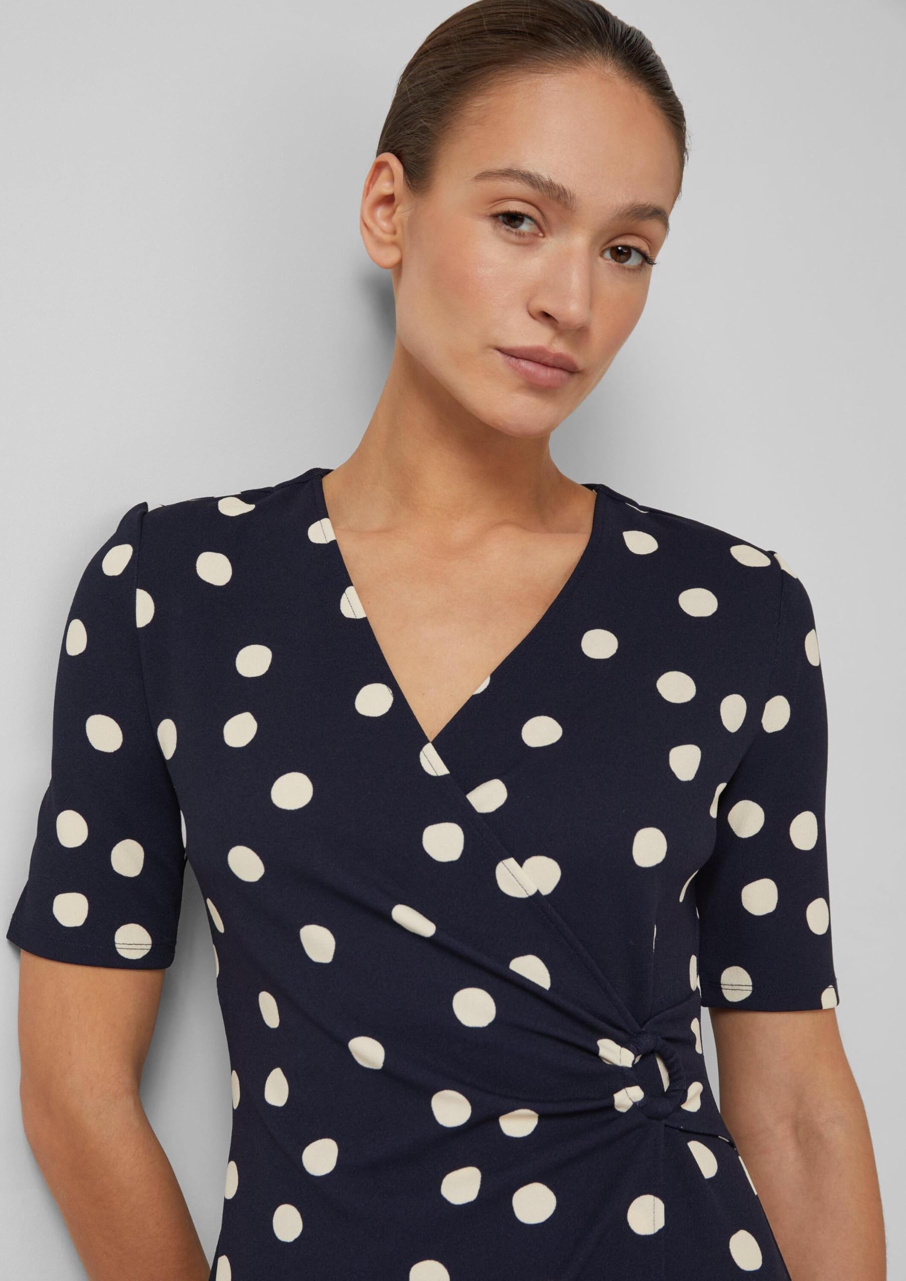 s.Oliver Elegantes Wickelkleid mit Polkadots