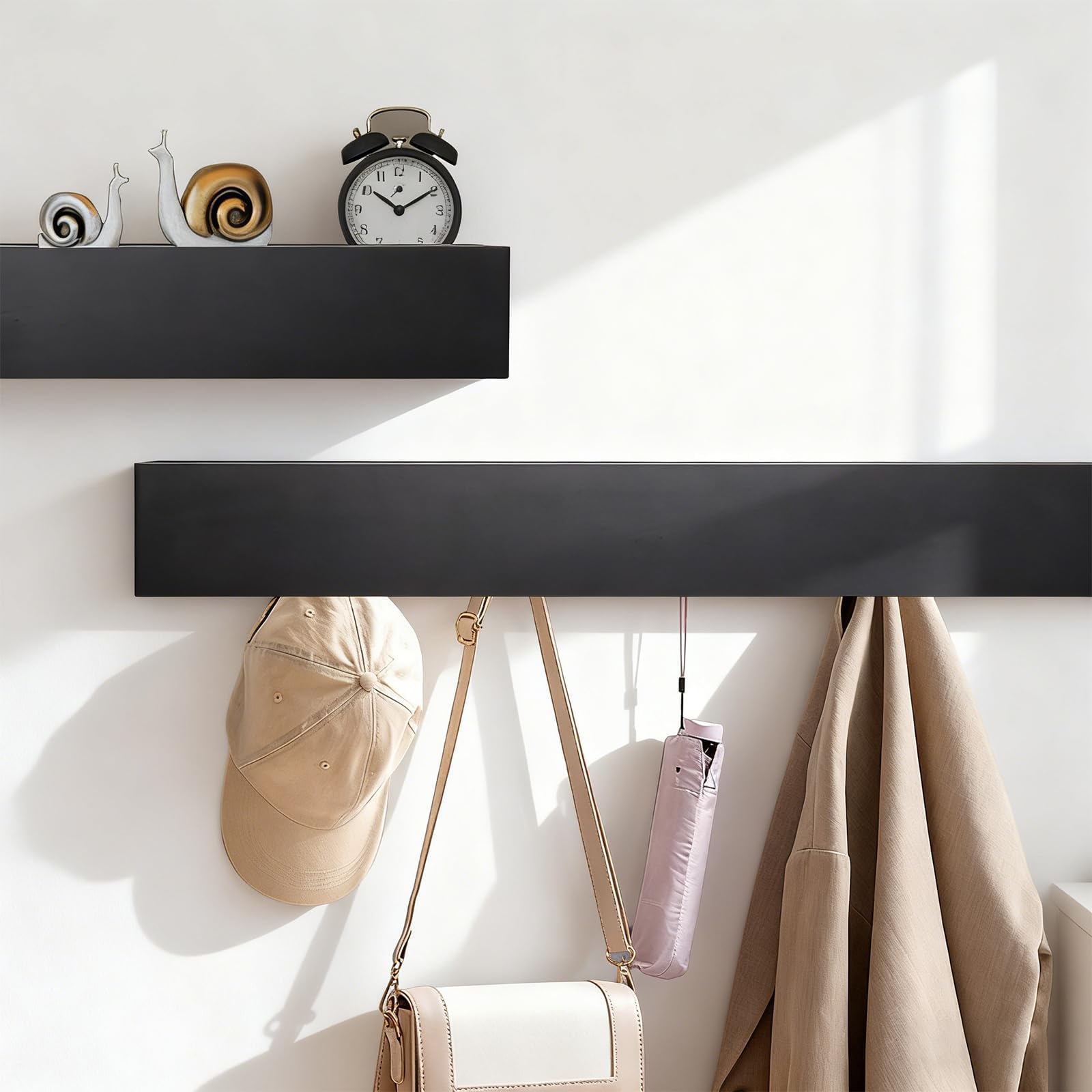 Wandgarderobe mit Ablage, Versteckte Wandmontage Kleiderhaken Wand, 60cm Garderobenhaken, Wandgarderobe Schwarz mit 7 Haken für Wohnzimmer, Flur und Schlafzimmer