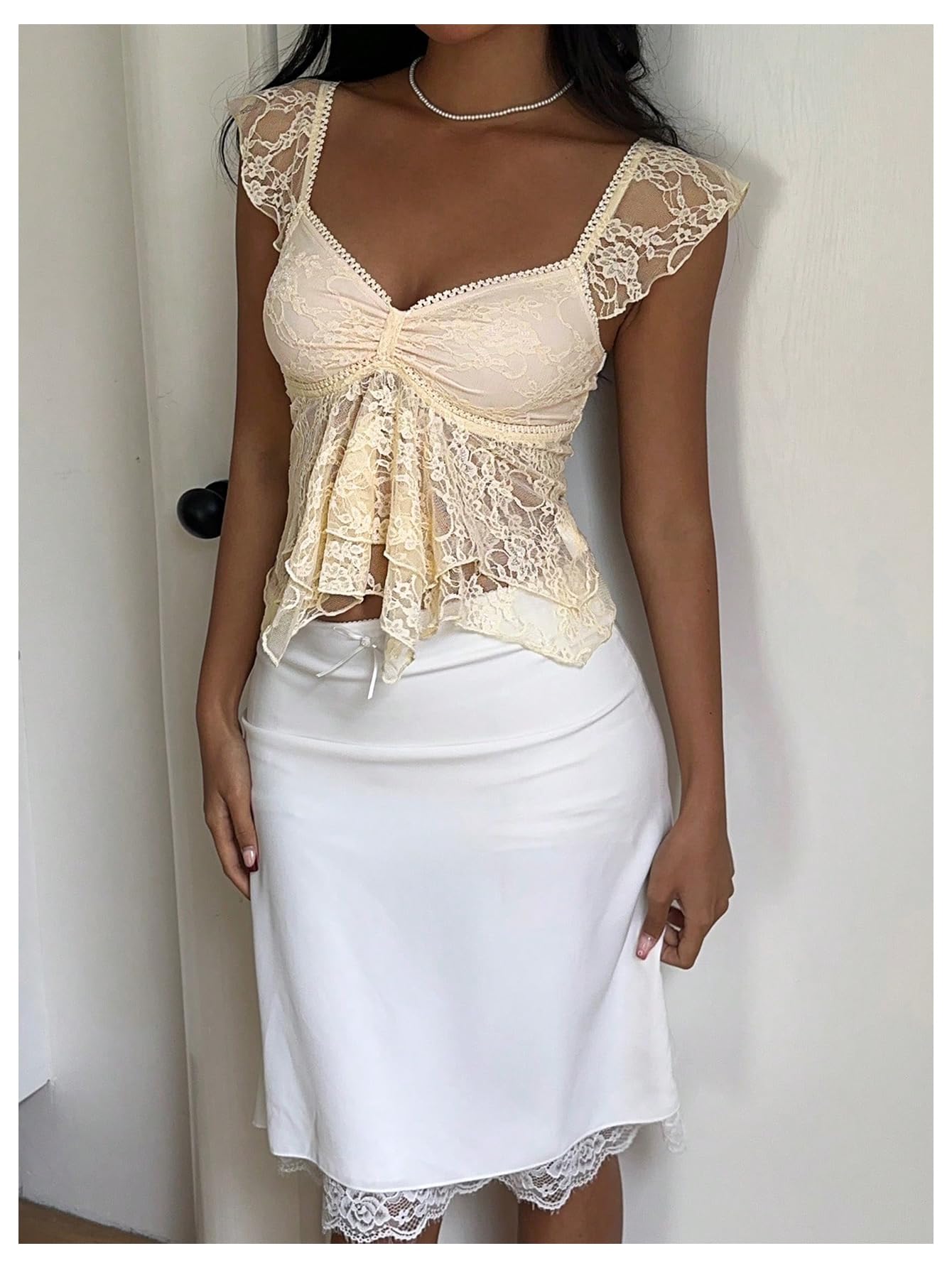 Verdusa Women's Y2k Going Out Tops Floral Lace Cap Sleeve T Shirts Ruched Layered Ruffle Vintage Crop Tops