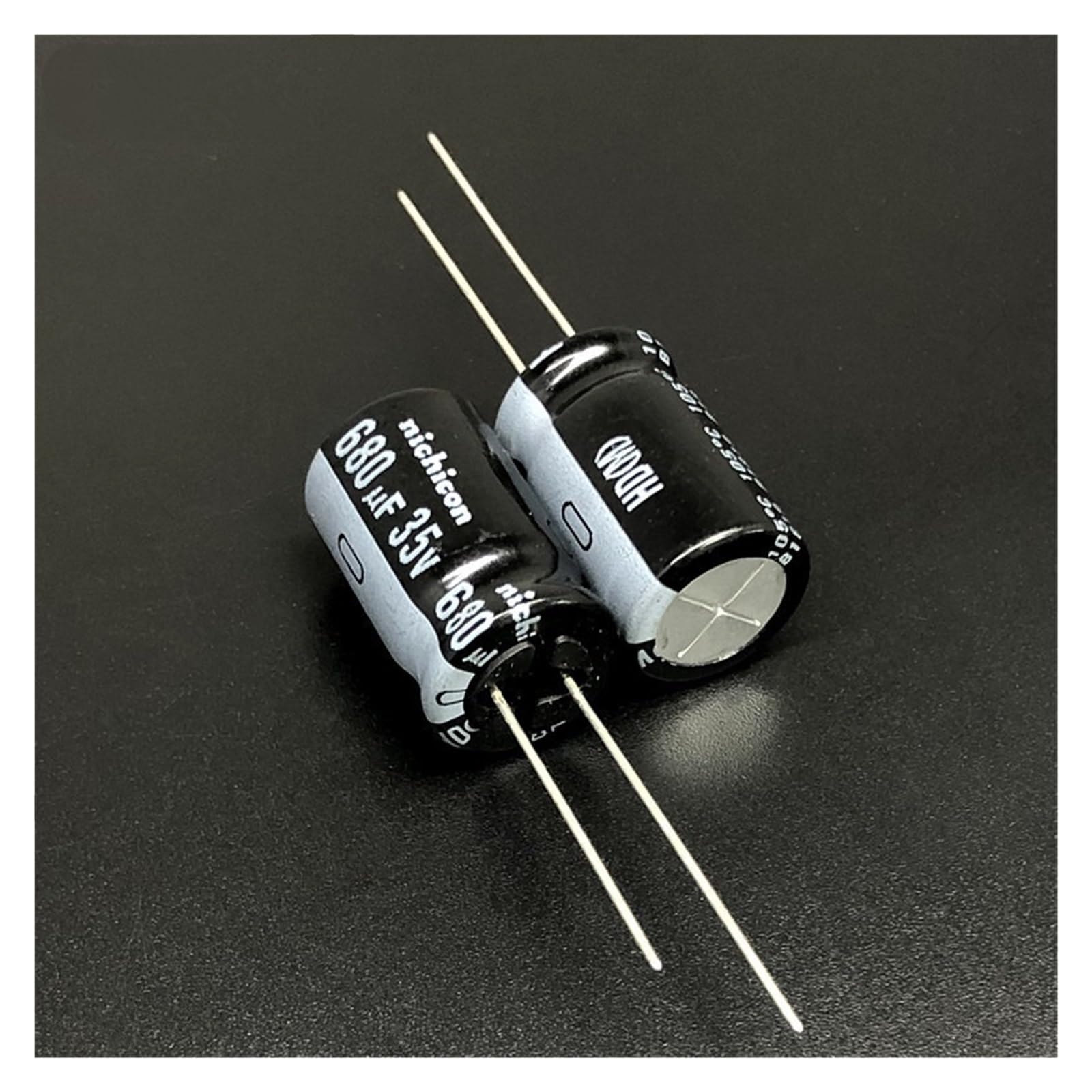 Condensateur 680 uF 35 V résout les pannes d'alimentation écran avec la série HD