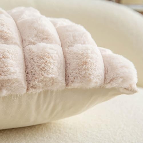 Miniatura 6 de Neelvin Fundas de Almohada Decorativas de Piel Sintética Beige Suave Acogedora a Cuadros de 20x20 pulgadas Juego de 2, Funda de Cojín de Terciopelo