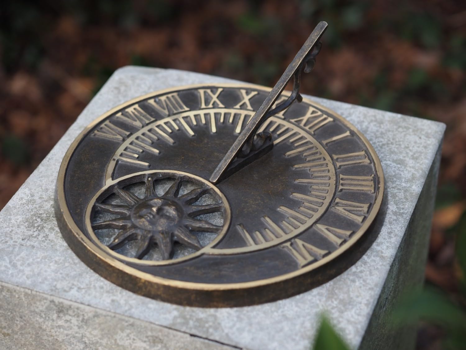 Generisch Bronze-Skulptur Sonnenuhr | flach | klein | 26x26x10cm | Sonnenuhr aus Bronze | handgefertigt