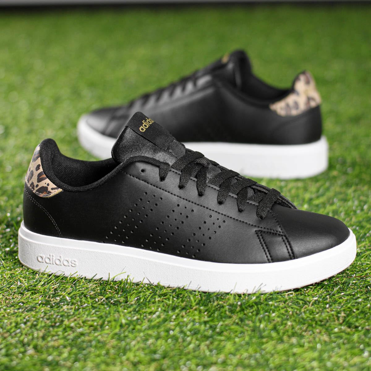 adidas Women's Chaussure Advantage Base 2.0