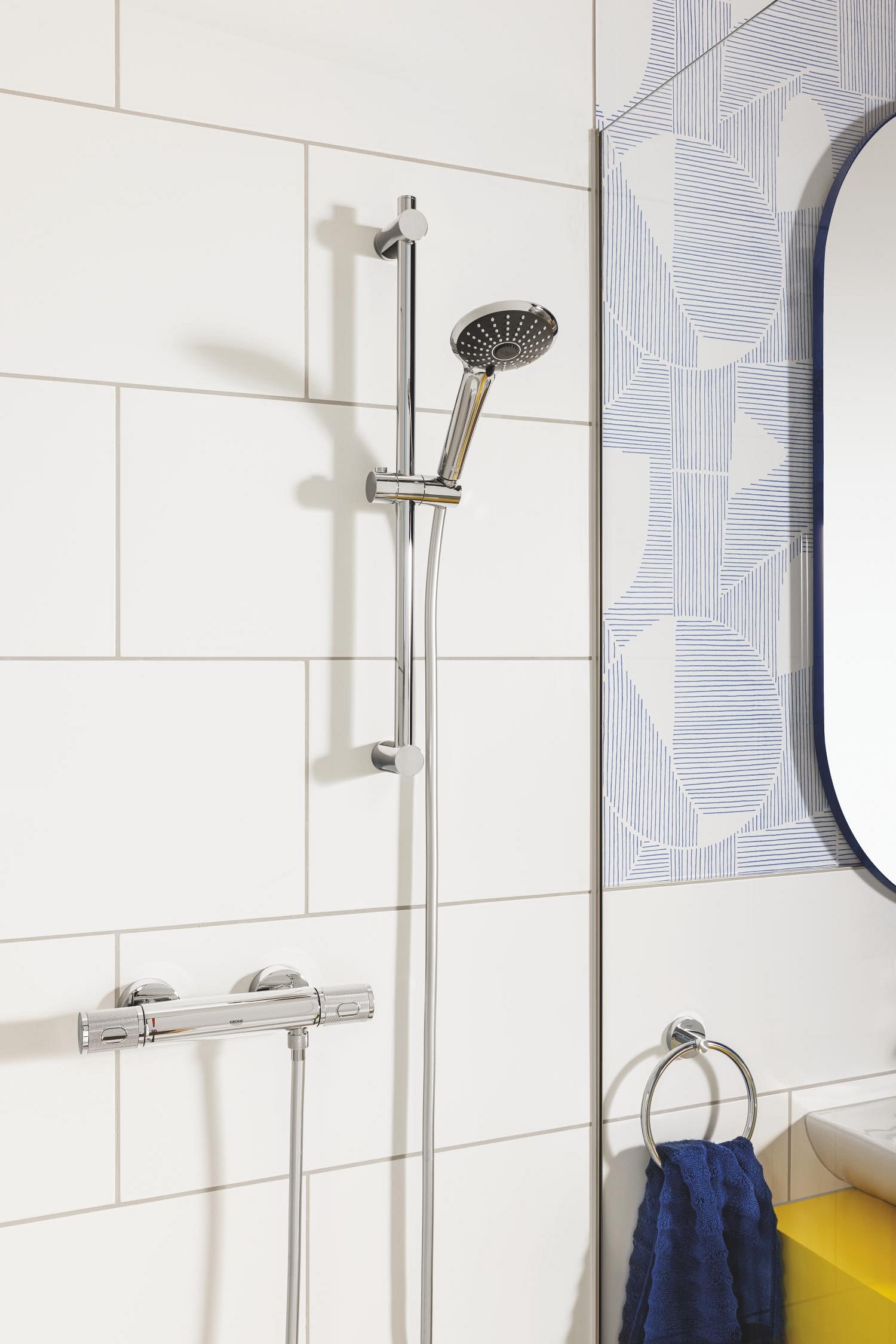 GROHE Vitalio Joy 110- Conjunto de ducha (teleducha 11 cm con 3 chorros, barra ducha 62 cm, soportes de pared metal, flexo 1,75 m, menor consumo agua, instalación QuickGlue), cromo, 27333000