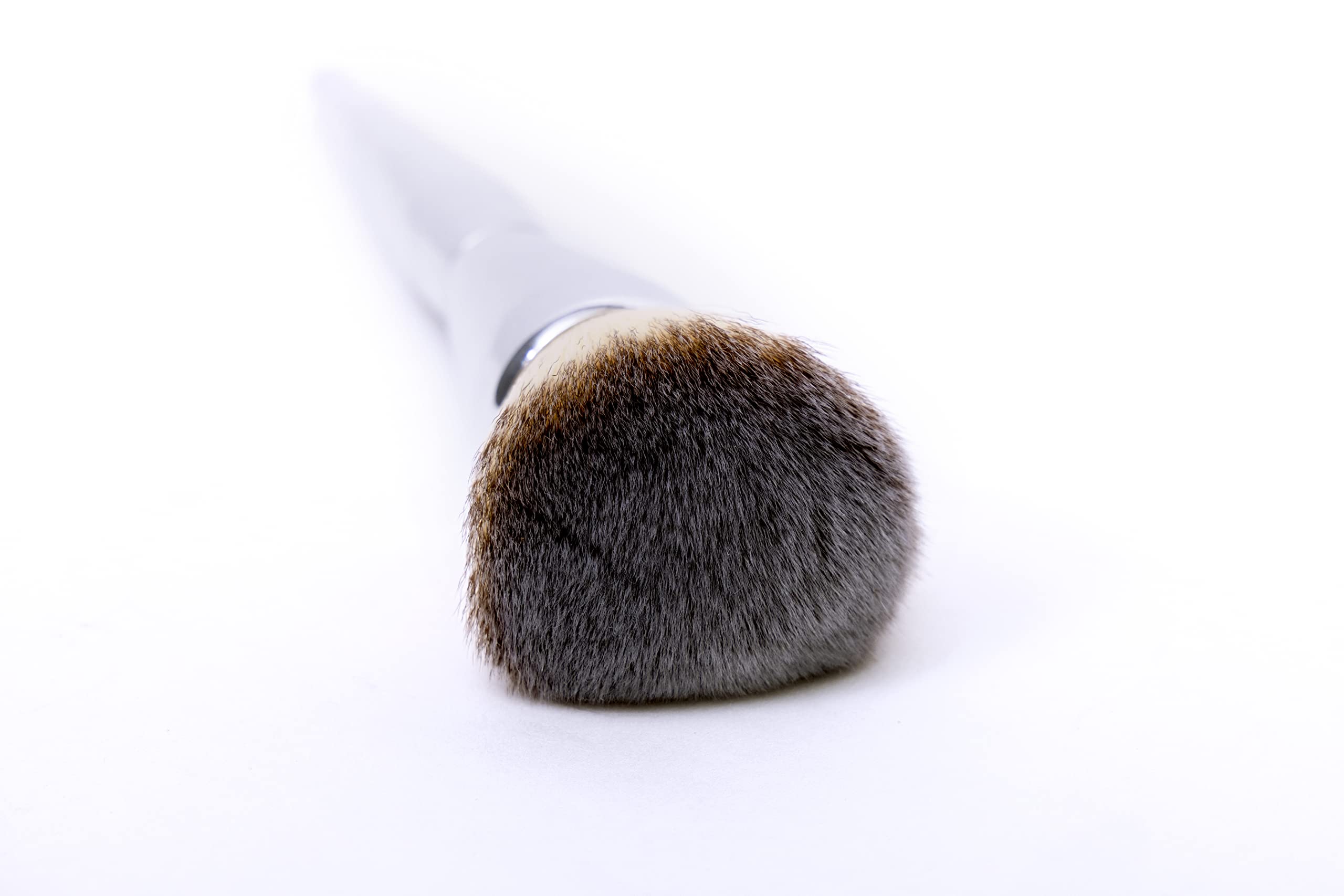 ClubBeauty Makeup Face Blush Powder Brush Tool Foundation Makeup Brush | Soft Bristle Makeup Brush | Foundation Blending Brush for Women | Color- Silver - Image 2 thumbnail