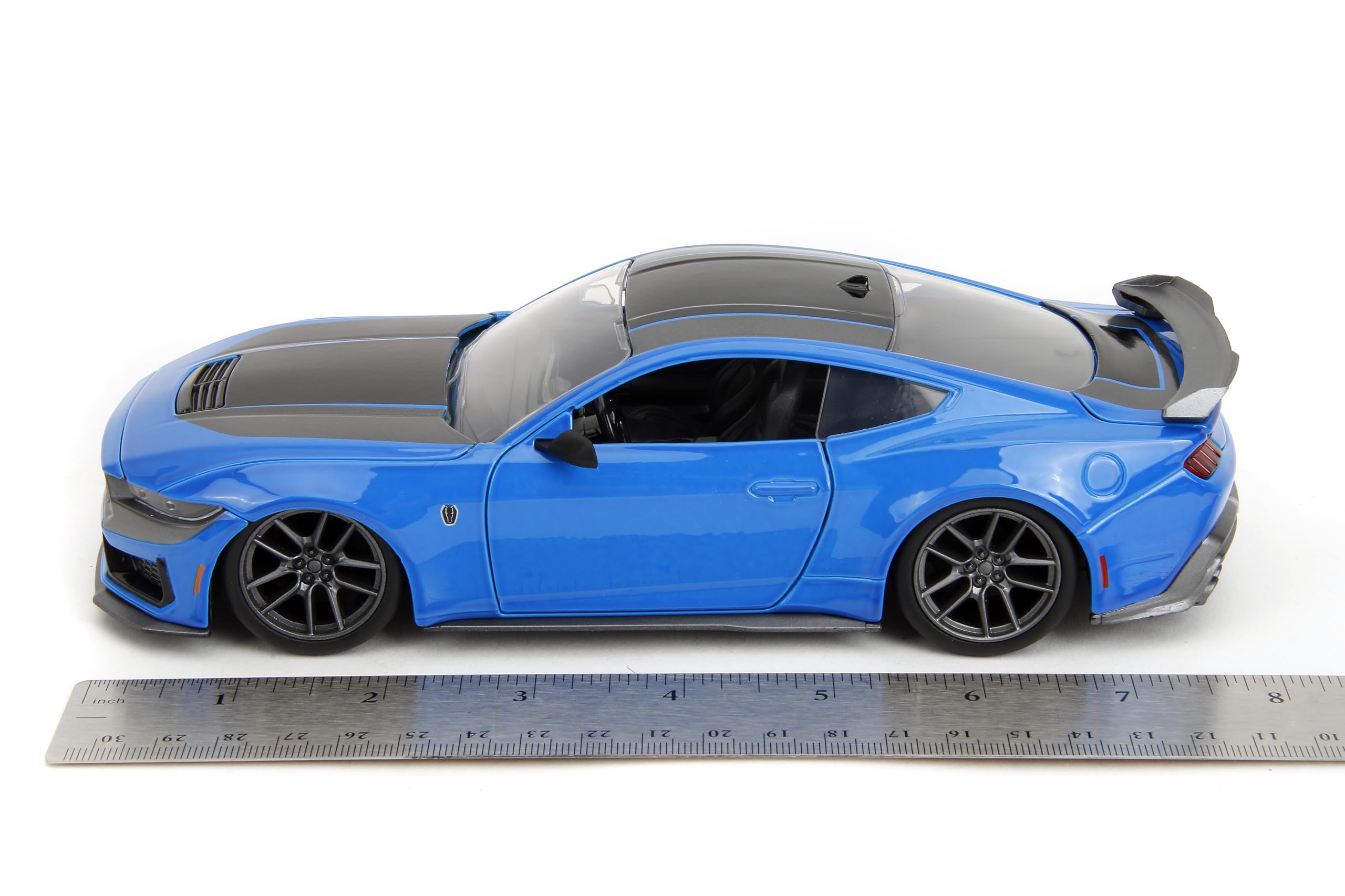 Jada 35276 2024 Dark Horse Blue Metallic mit schwarzen und grauen Streifen, Bigtime Muscle Series 1/24 Druckguss-Modellauto