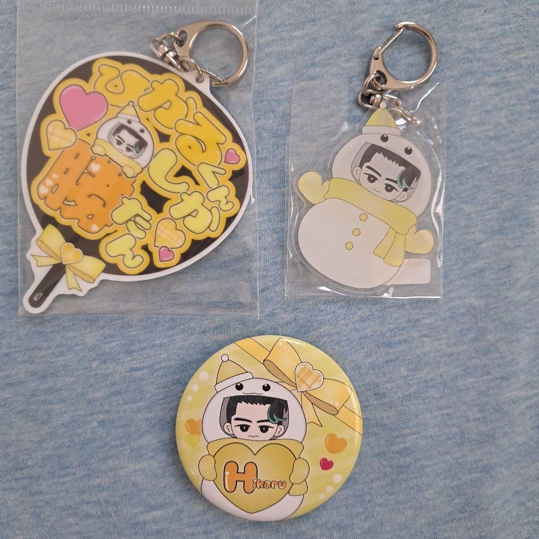 Amazon.co.jp: Snow Man アクリルキーホルダー ミニうちわ 缶バッジ  