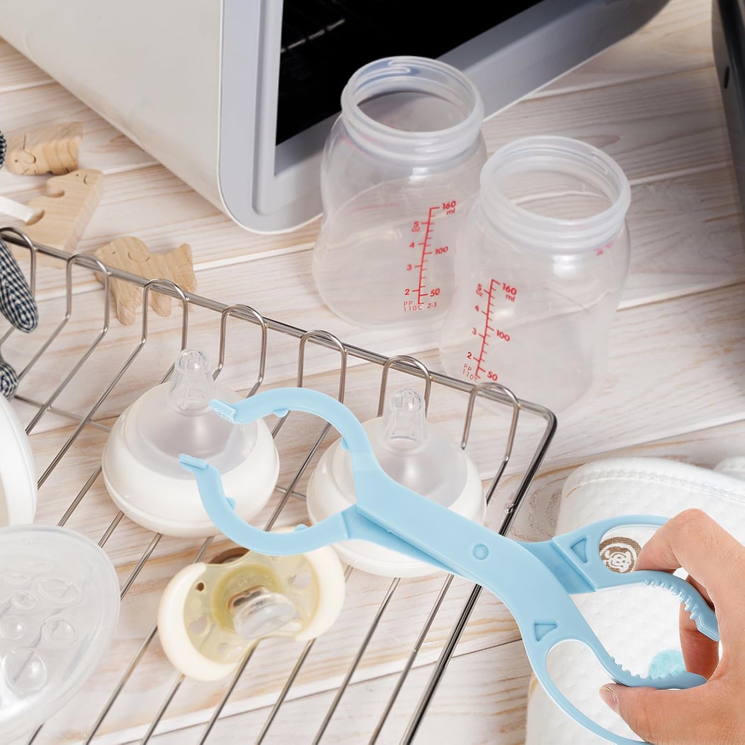 2pcs Bottle Clip and Milk Bottle Clamp for Infants Anti-slip Plastic Portable Multi-function Feeder Tool for Breastfeeding