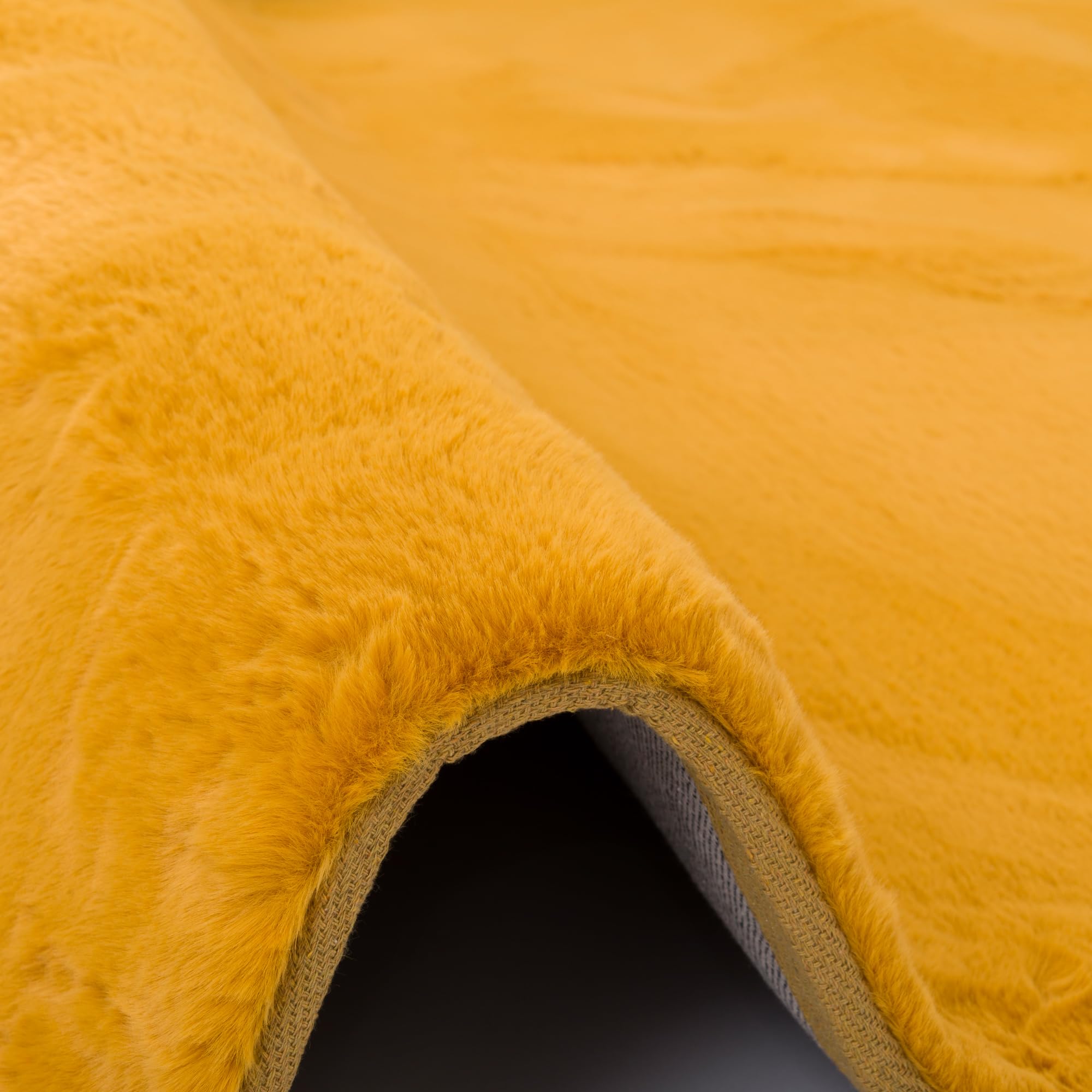 Pergamon Luxus Super Soft Fellteppich Plush Curry Rund in 3 Größen