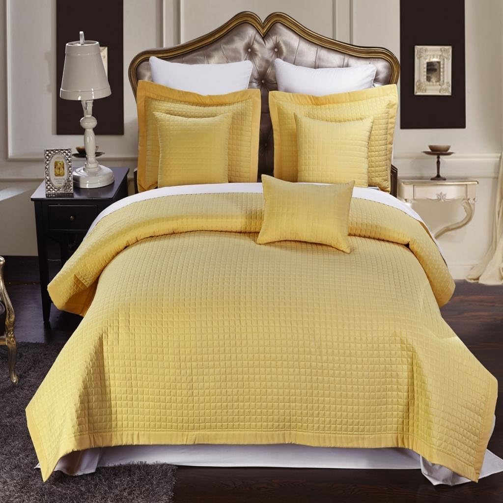 10 Piece CAL KING Size, Gold Color, Super Luxurious Wrinke Free Reversible Checkered Coverlet / Quilt Bedding Ensemble Set with Decorative Pillows and Bed Sheet Set