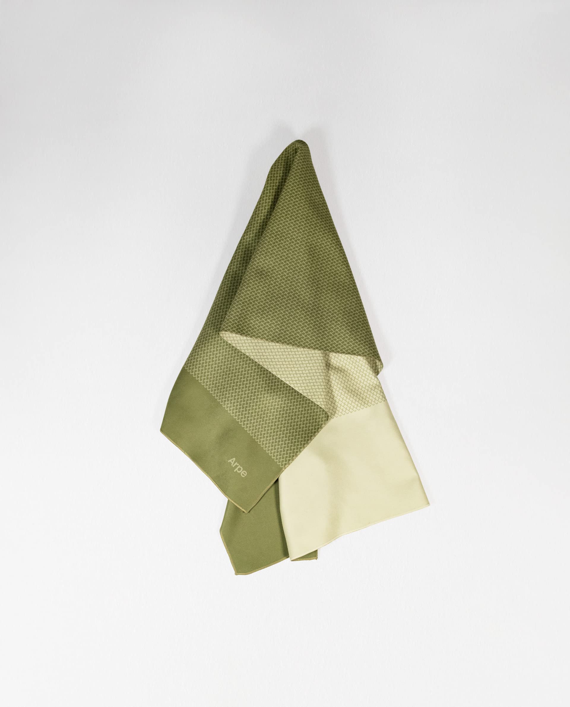 Arpe,Asciugamano in microfibra sostenibile e artigianale,Asciugamano sportivo per spiaggia, piscina o palestra,Asciugamano da bagno,ad asciugatura rapida,Eco Friendly,Olive Green (75x115)
