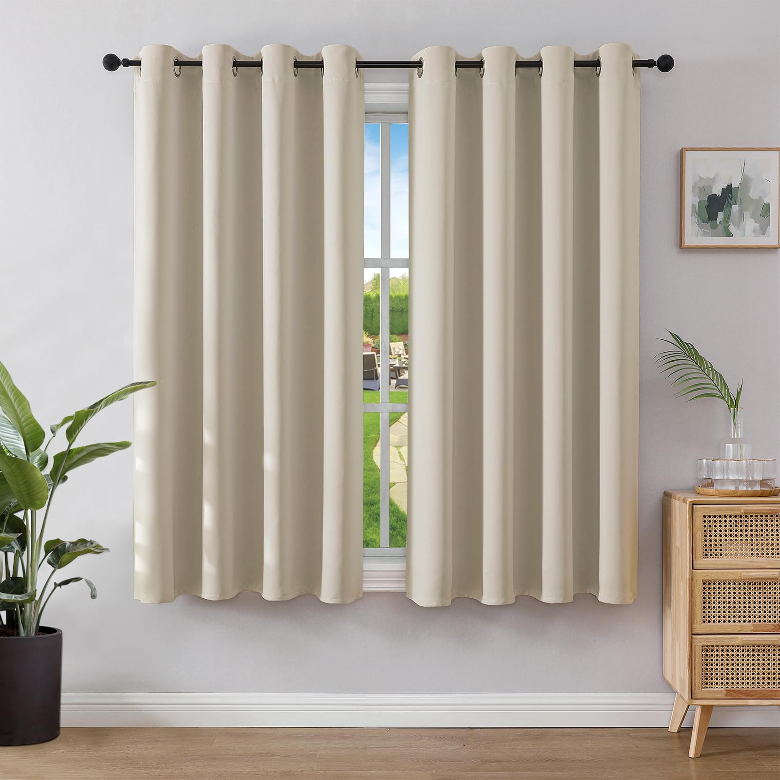 Joydeco Tende Oscuranti per Interni 2 Pezzi, Tende Termiche con Occhielli per Soggiorno Moderne, Cameretta Bambini, Camera da Letto Blackout Curtains (Beige Chiaro, 2xL117xA137)