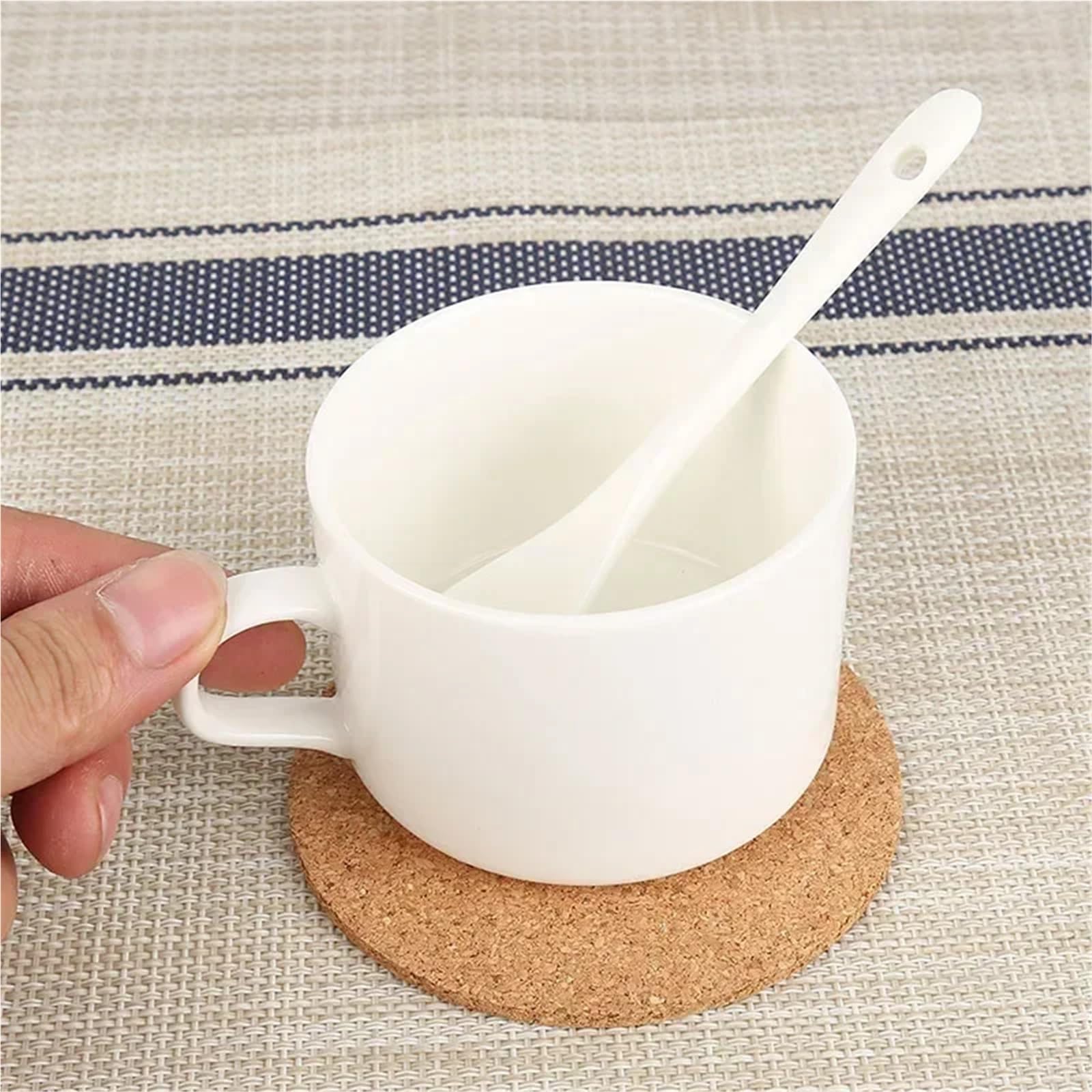 Untersetzer 50/100Pcs Tasse Matte Kork Untersetzer Tischsets for Tisch Küche Zubehör Runde Kaffee Tee Matten Desktop Dekoration