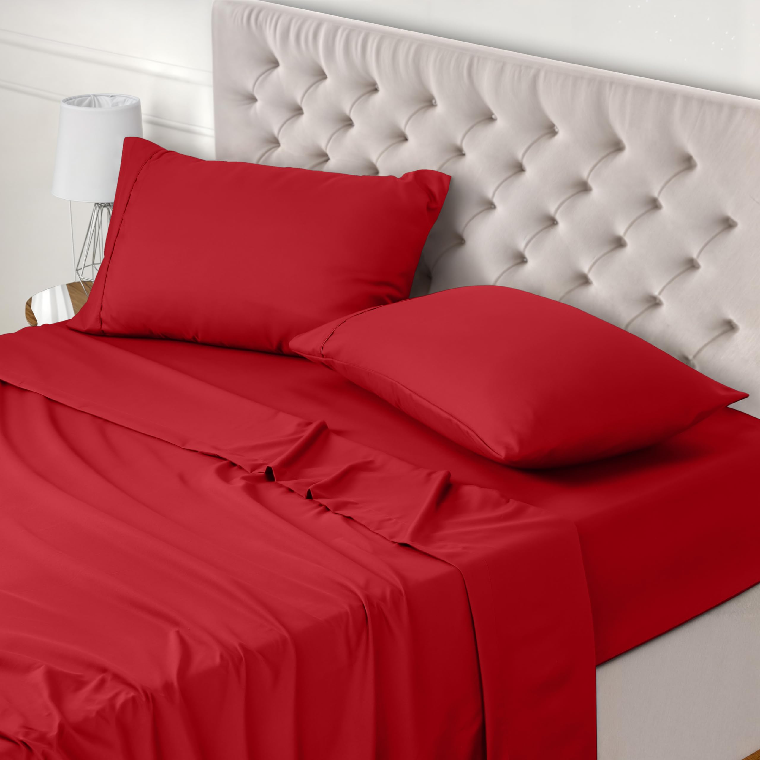 Utopia Bedding - Set Lenzuola Letto Matrimoniali 4 Pezzi 180x200 cm - Spazzolata Poliestre di Microfibra - Oeko-Tex Certificato - Lenzuolo con Angoli, Lenzuolo Piatto e 2 Federe 50x75, Rosso