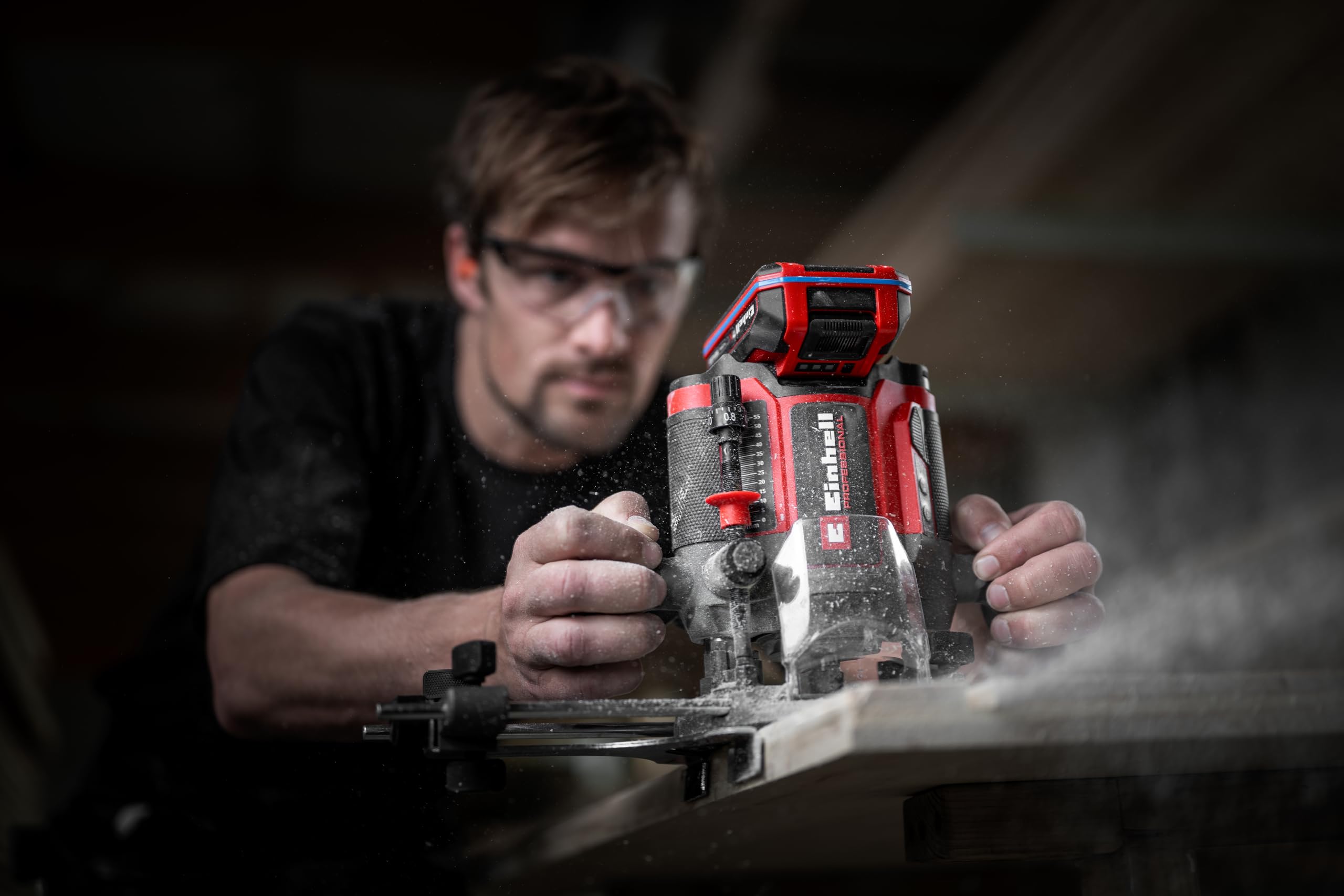 Einhell Professional Akku-Oberfräse TP-RO 18/55 Li BL - Solo Power X-Change (18 V, Hubhöhe 55 mm, Brushless, inkl. Parallelanschlag, Werkzeug, ohne Akku & Ladegerät)