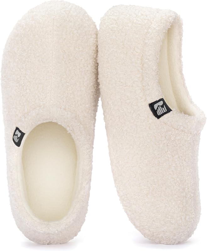 Pantuflas con espalda cerrada de forro polar Teddy RockDove para mujer | Comodidad ligera, ajuste seguro, calidez acogedora, sensación suave bajo los pies, uso diario en interiores