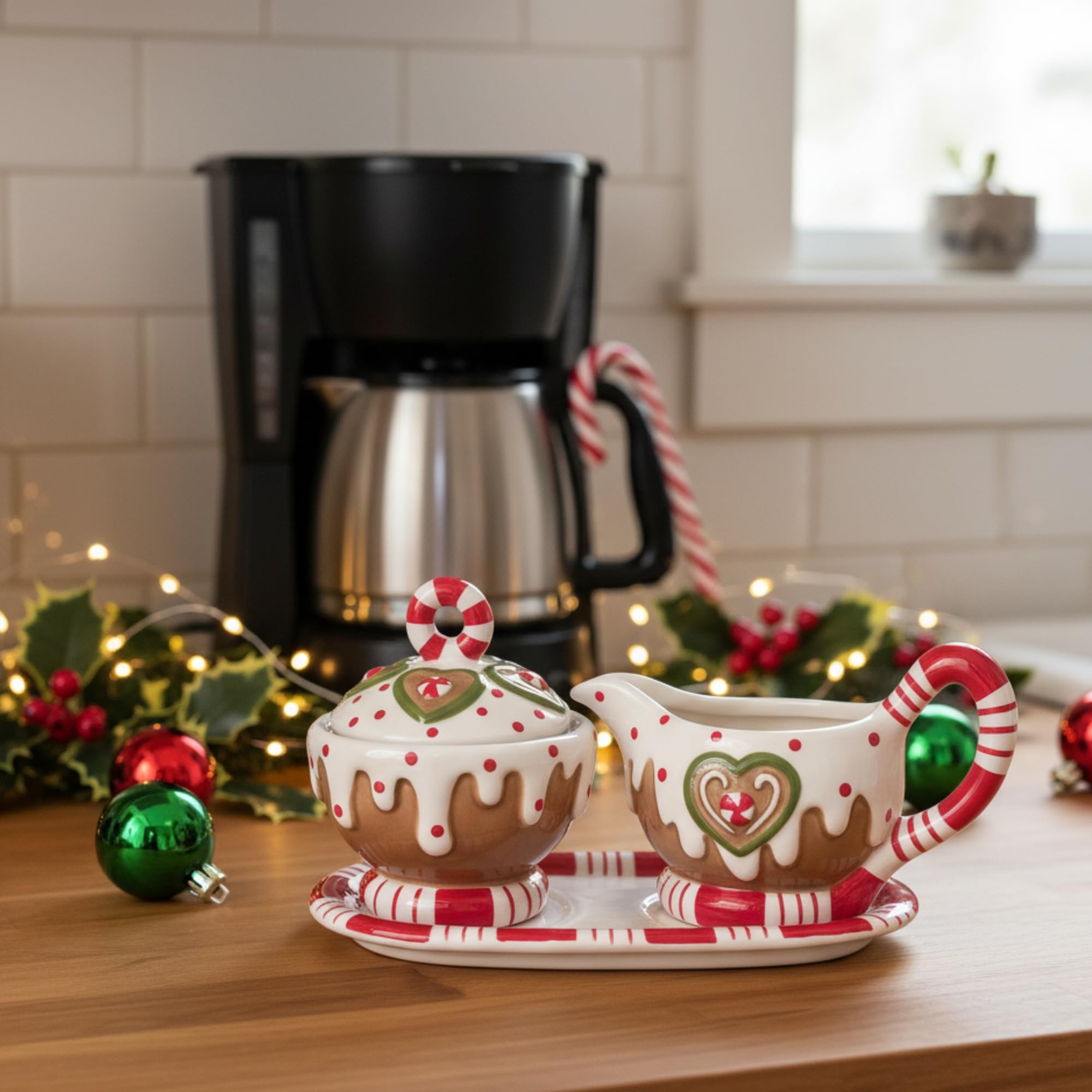 Amazon.com: Blue Sky Claworks 20392 Gingerbread Creamer and Sugar
