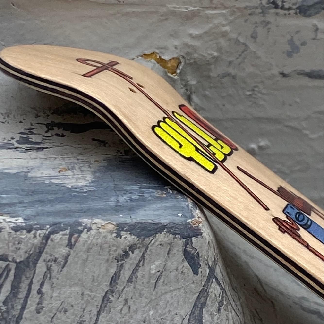 Yllo Finger Trap Complete 5 Ply Wood 100mm x 33mm Fingerboard with Upgraded 32mm Trucks, Lock Nuts, CNC Wheels