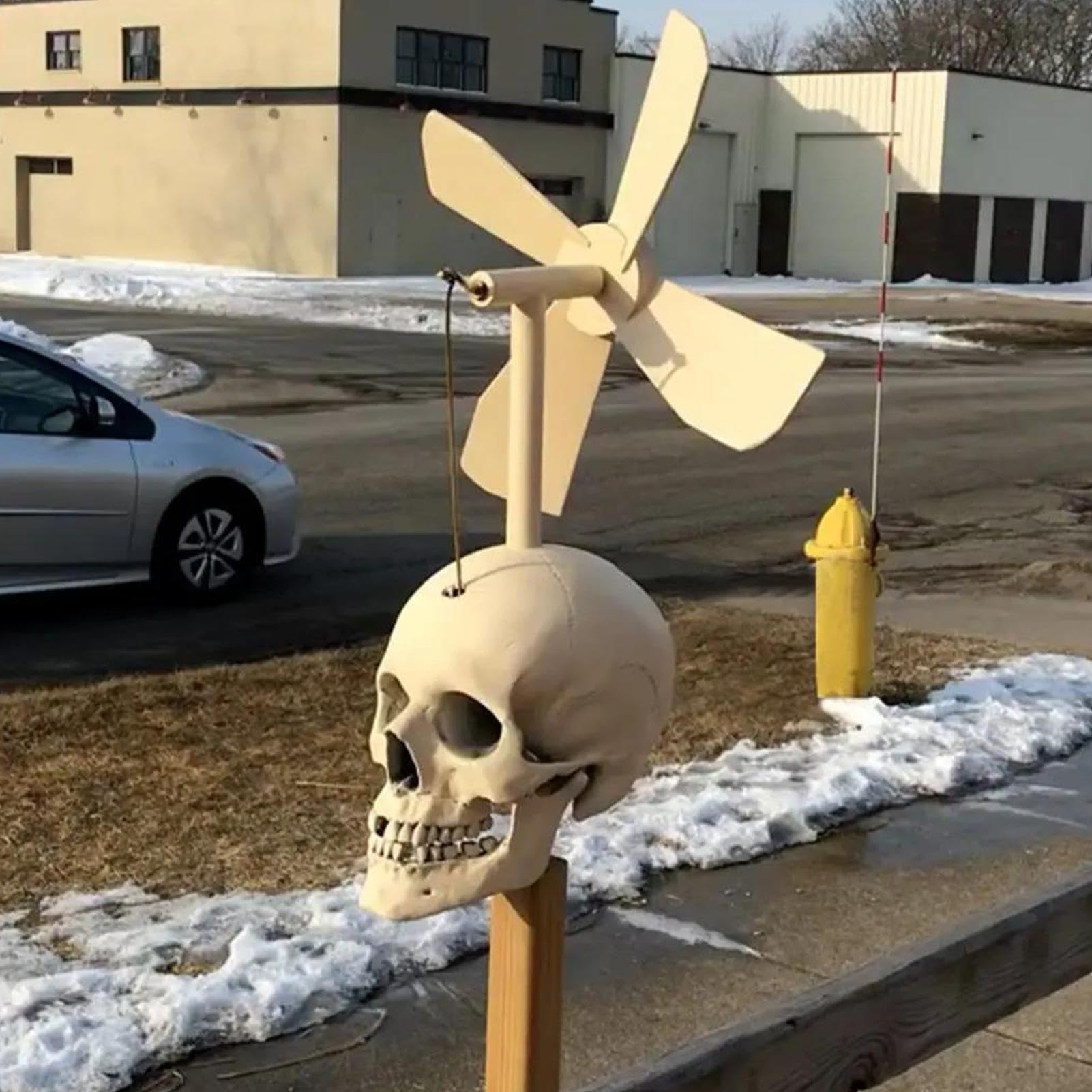 Molino de viento al aire libre – Molino de viento con cabeza de calavera, escultura de metal para exteriores, escultura de metal para exteriores, molino de viento de calavera | Molino de viento de
