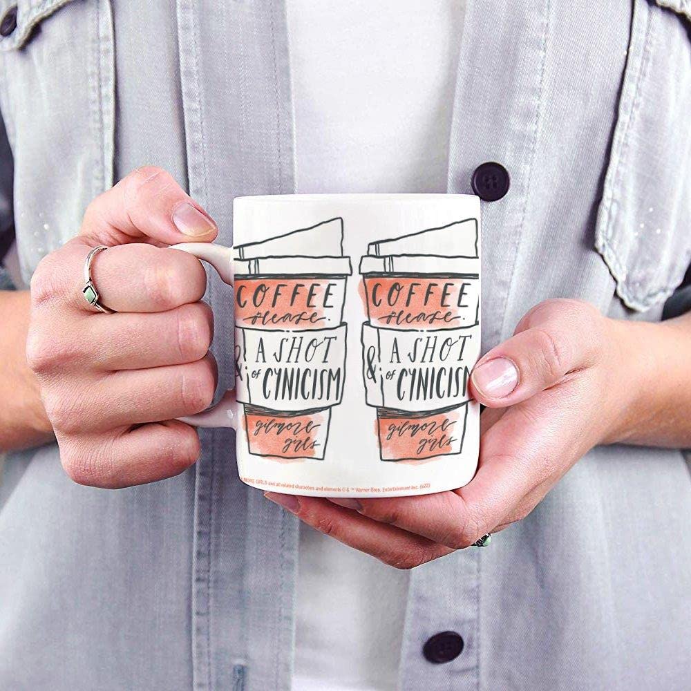 Trend Setters Gilmore Girls – A Shot of Cynicism – Una taza de café de cerámica de 11 onzas – Producto oficial – Perfecto para regalar o coleccionar