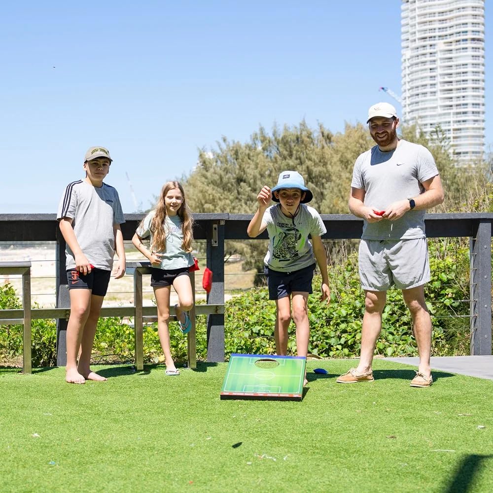 Cornhole Spiel Set mit 2 Wurfbrettern und Wurfsäckchen, Outdoor Wurfspiel für Garten und Familie, Gartenspiel für Erwachsene und Kinder, Ideal für Party und Freizeit