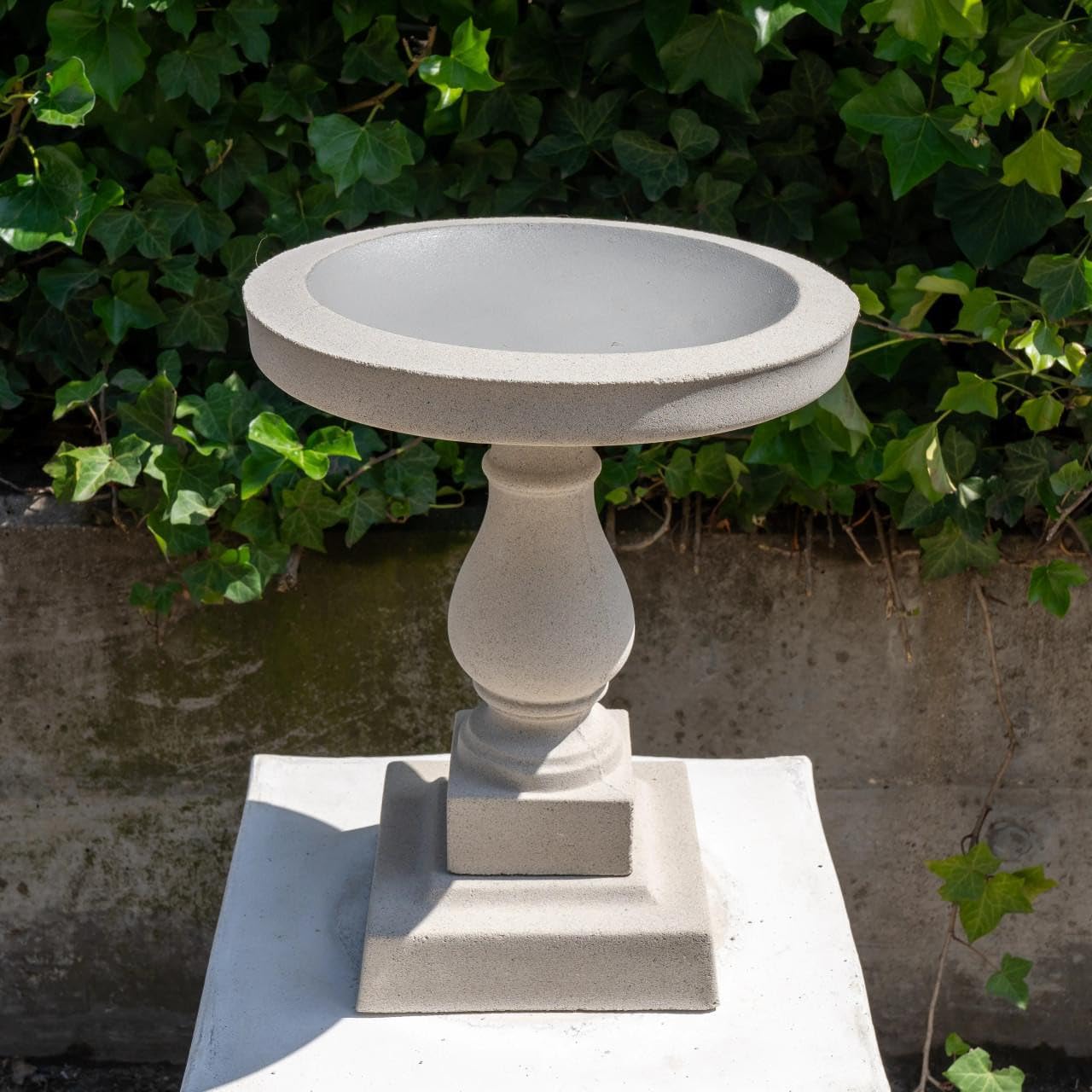 DGS STATUES – Stone Cast Classic White Sandstone Birdbath/Feeder Hand Finished Sculpture