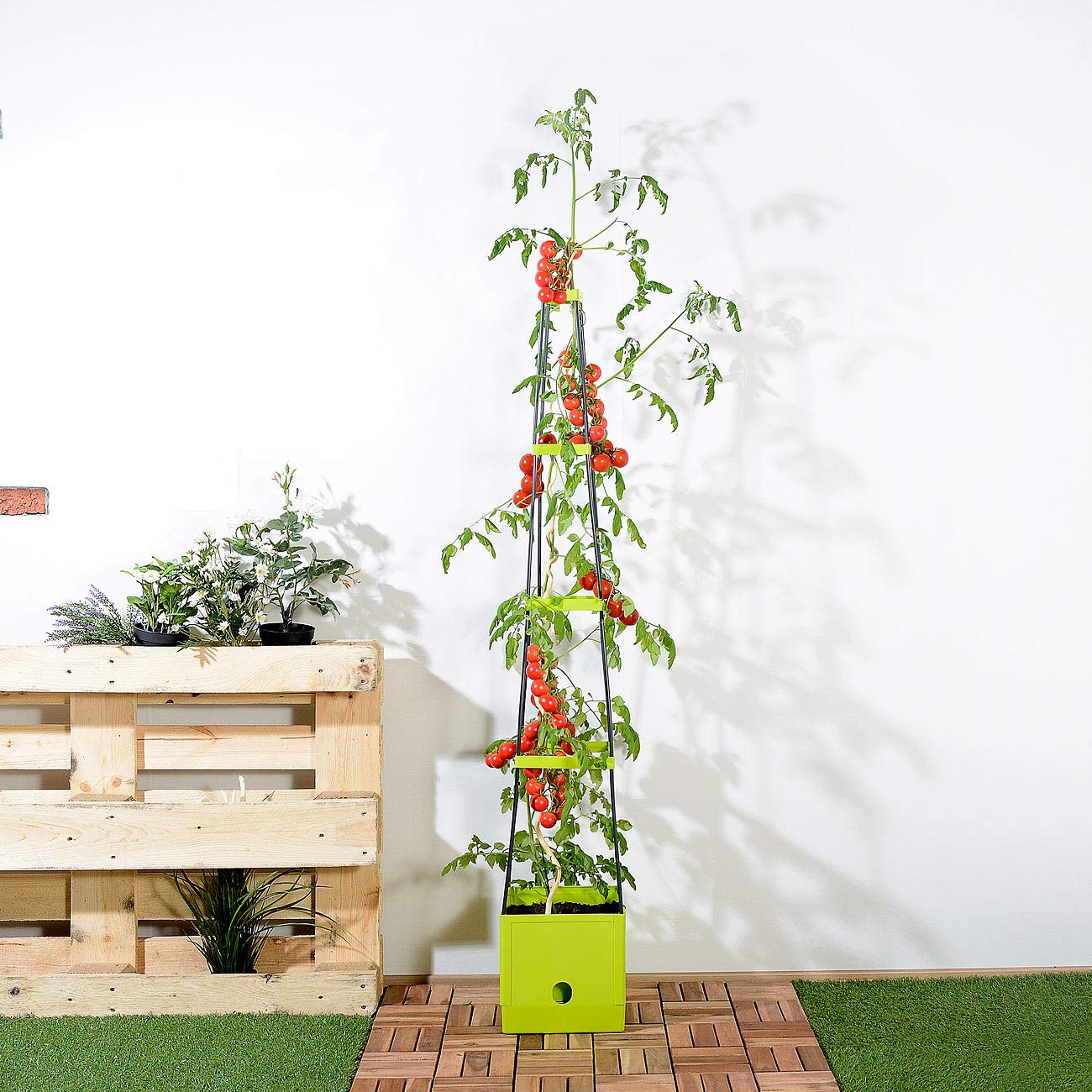 Royal Gardineer Pflanzenaufzuchttürme: 4er-Set Pflanz-Türme mit Rankhilfe für Tomaten, mit 2,5-l-Wassertank (Tomatentöpfe mit Rankhilfen, Tomaten-Pflanzturm mit Bewässerung, Topf)