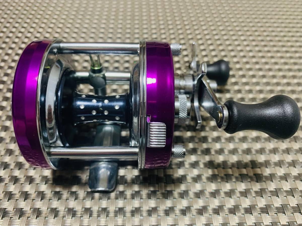 Amazon.co.jp: ABU アンバサダー 5500CS ROCKET ファクトリー - リール 