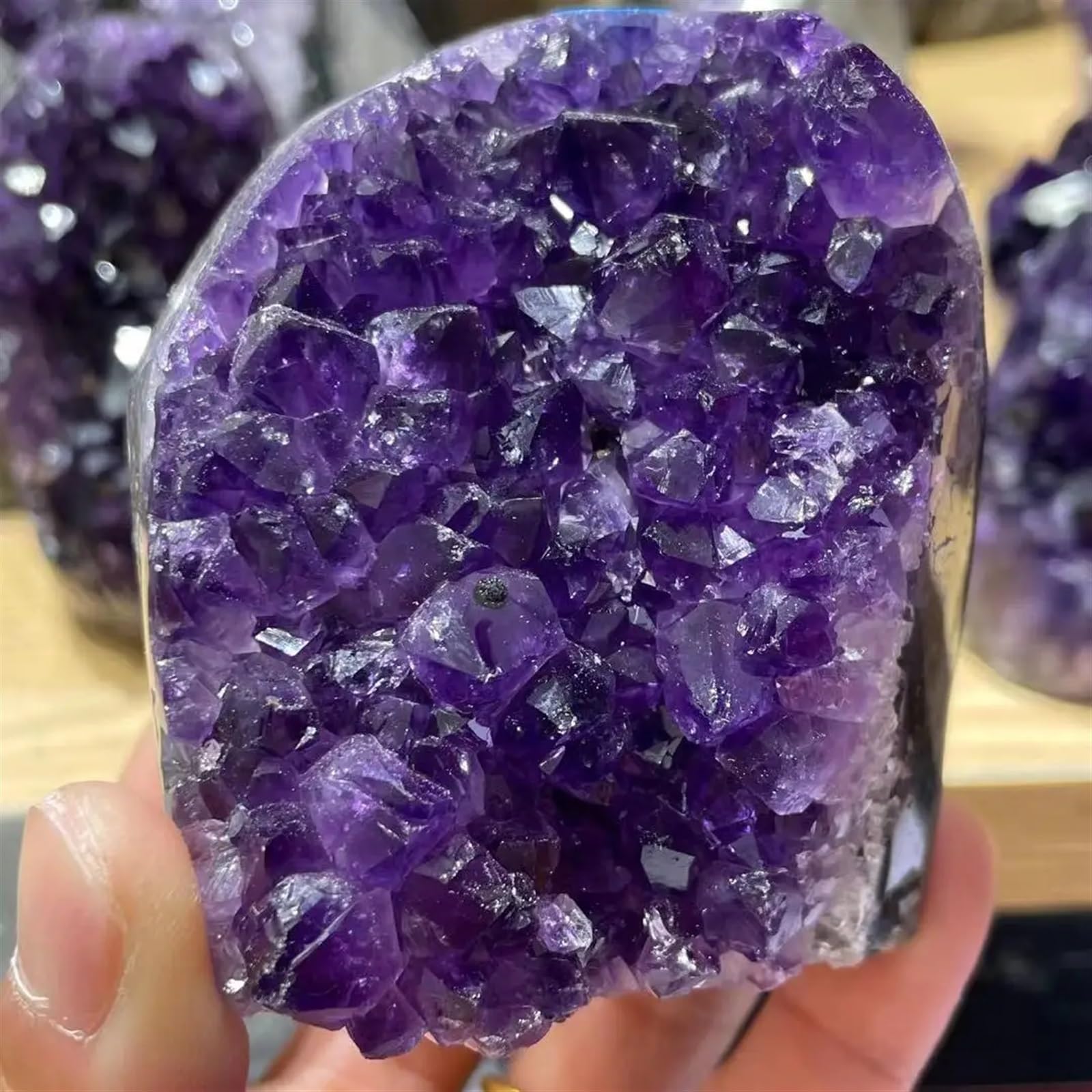 Hermoso Espécimen de cristal de racimo de cuarzo de geoda de amatista natural for decoración del hogar y la oficina(600-700g)