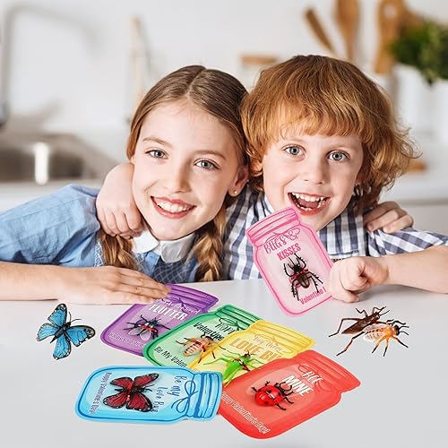 Vista 6 de Regalos para el día de San Valentín para niños, paquete de 30 tarjetas de San Valentín a granel con juguetes para insectos, divertidos regalos