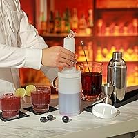 Vista 5 de Restaurantware Botella de plástico de 1 cuarto de galón de almacenamiento con boquilla transparente y tapa, botella de almacenamiento de barra, 3