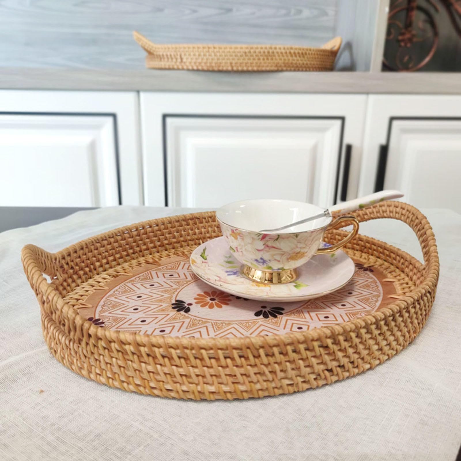 Vassoio In Rattan Rotondo Con Intarsio Madreperla E Sottobicchiere: Decorazione Bohémien Per Tavolo