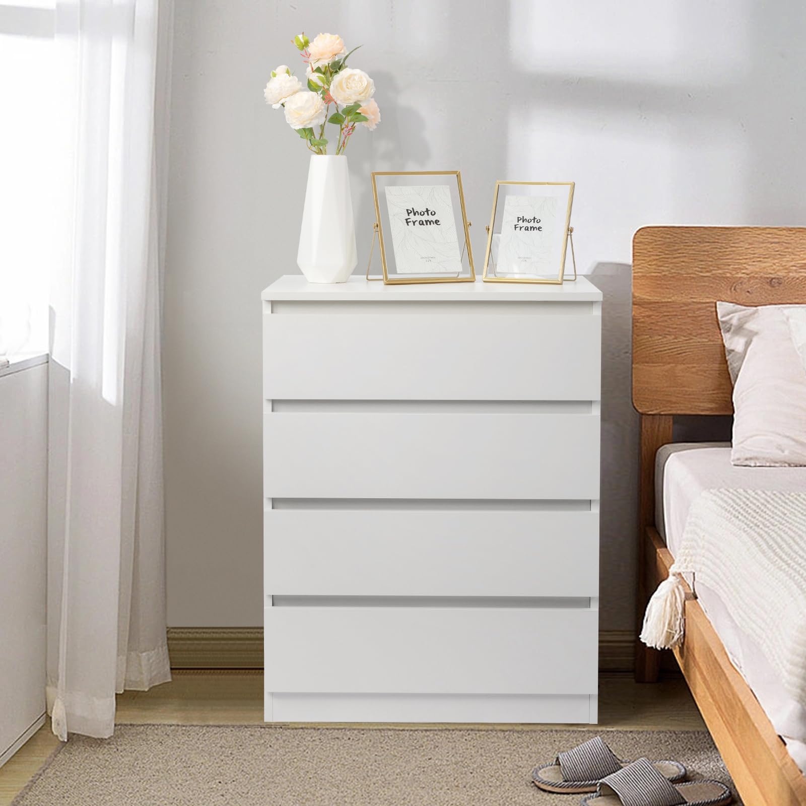 Bonnlo Kommode Weiß mit 4 Schubladen – Moderner, Stabiler Schubladenschrank, Sideboard, Nachttisch mit viel Stauraum aus P2-Holz, 60 x 38 x 78 cm, für Wohnzimmer, Schlafzimmer, Flur oder Büro
