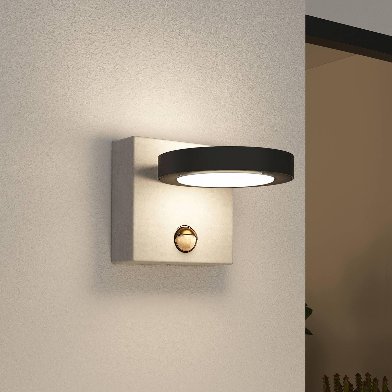 Lucande Applique da esterni con sensore di movimento (Moderno) colore Nero, in Alluminio lampadina inclusa parete esterna/parete casa abitazione terrazzo und balcone
