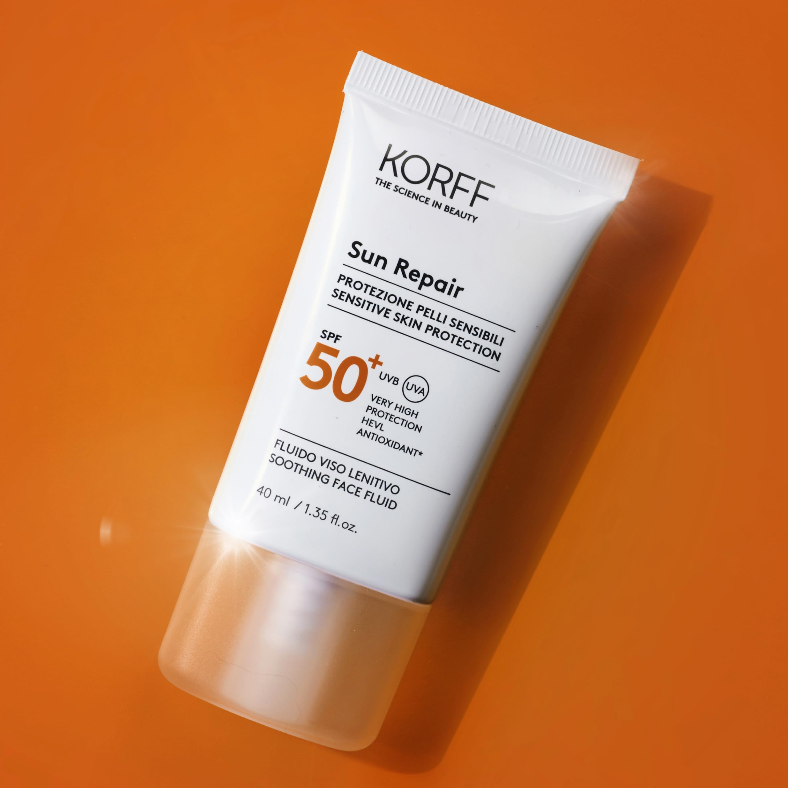 Korff Sun Repair Fluido Viso Lenitivo SPF 50+, Protezione Molto Alta, Lenitivo Istantaneo, Texture Leggera, Senza Tracce Bianche, Adatto a Pelli Sensibili, Confezione da 80 ml