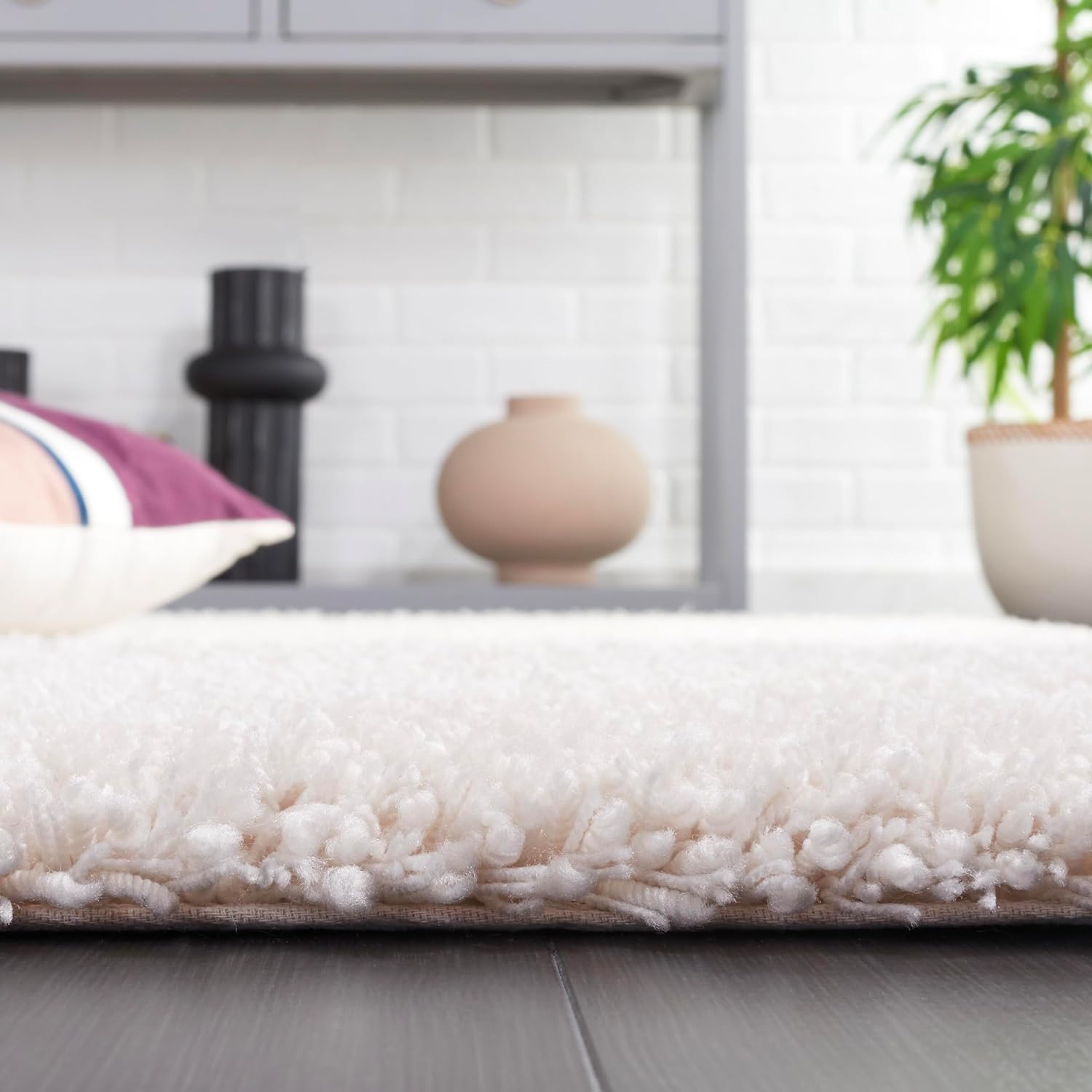 SAFAVIEH Classic Shag Collection Area Rug - 9'6" x 13'6", Ivory, Handmade, 1.75-inch Thick Ideal for High Traffic Areas in Living Room, Bedroom (SG240V)