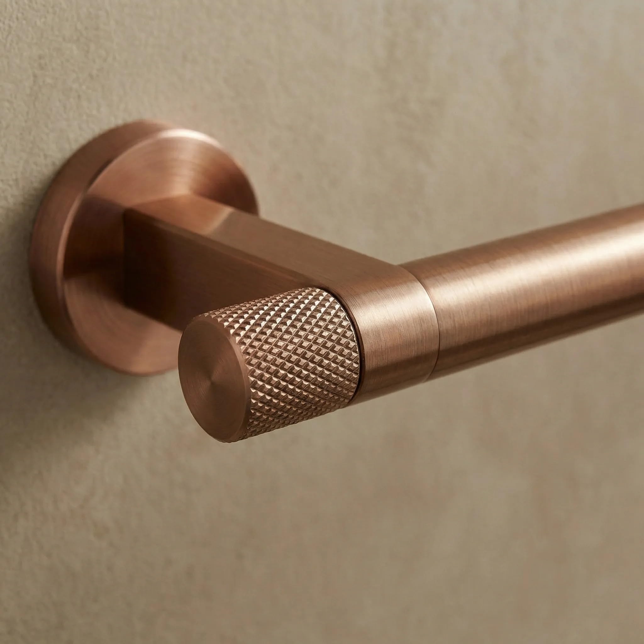 Rea - Portasciugamano da bagno 39106 ORI - Metallo - Rame Spazzolato - 8 x 28 x 3,5 cm