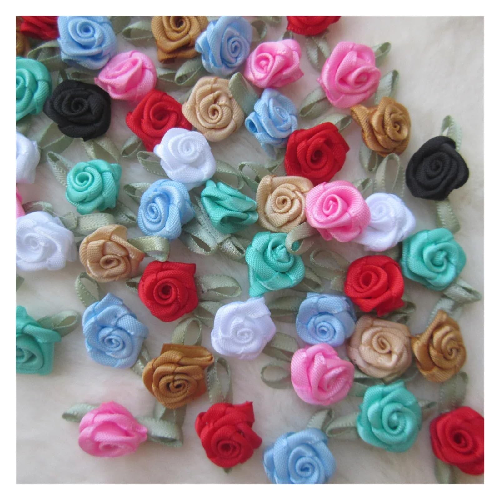 500 sztuk Sztuczny Jedwab Mini Róże Kwiatowe Głowy Zrób Satynową Wstążkę Ręcznie Robione Rzemiosło Scrapbooking Do Dekoracji Ślubnych Akcesoria(White)