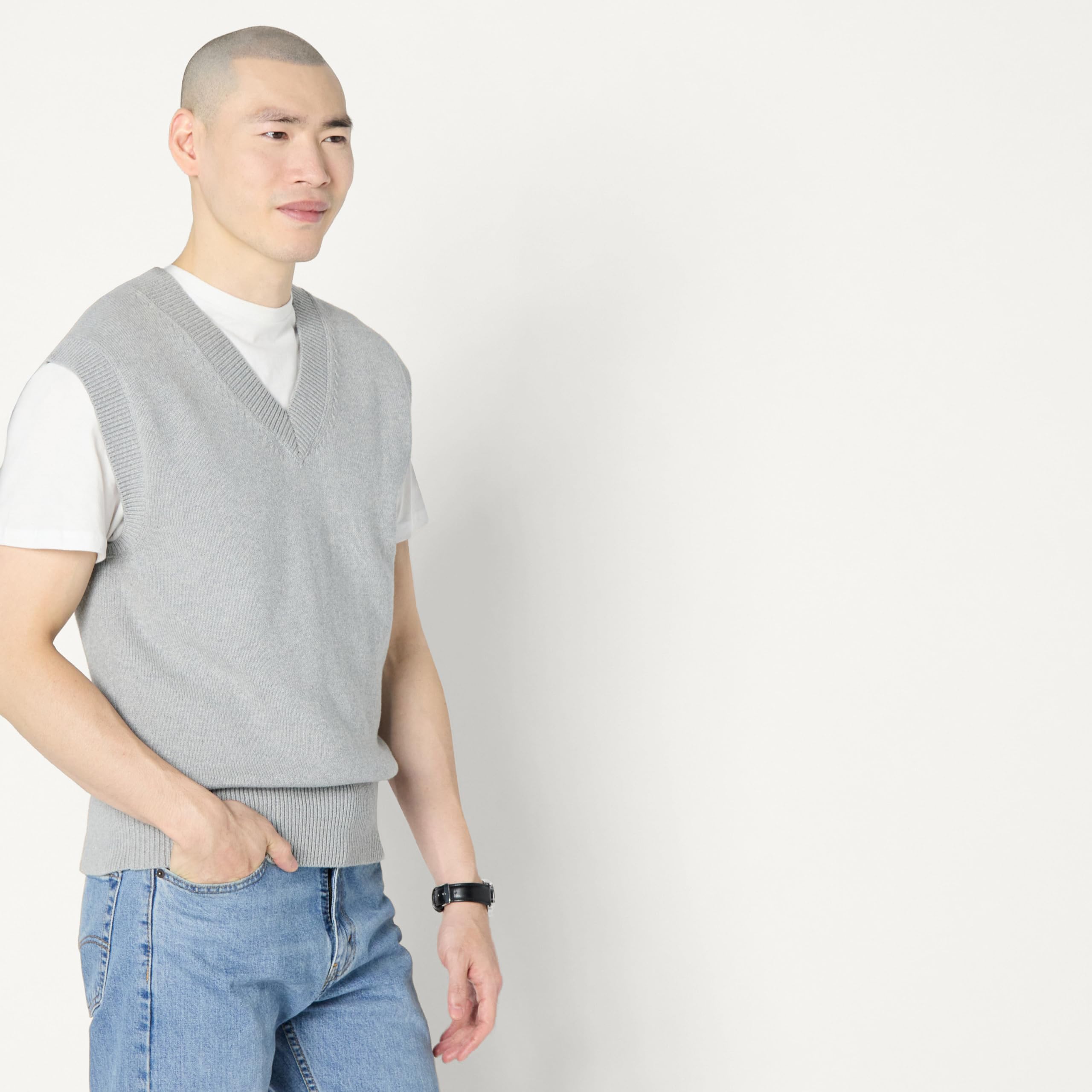 Amazon Essentials Uomo Gilet Smanicato con Scollo a V dalla vestibilità Rilassata
