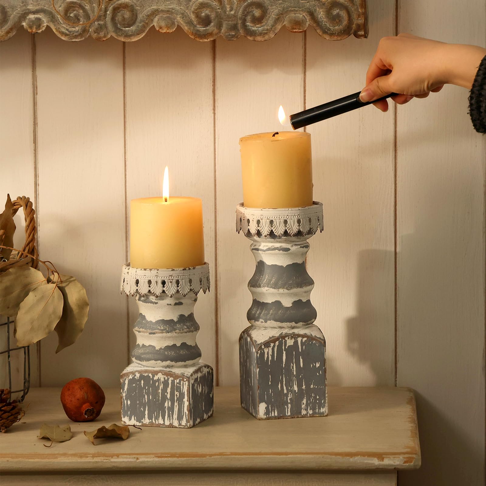 Nikky Home Juego de 2 portavelas de Pilar de Granja, Pedestal Decorativo de Madera rústica, centros de Mesa para Chimenea, Chimenea, cafetería, Mesa de Comedor, Gris Envejecido