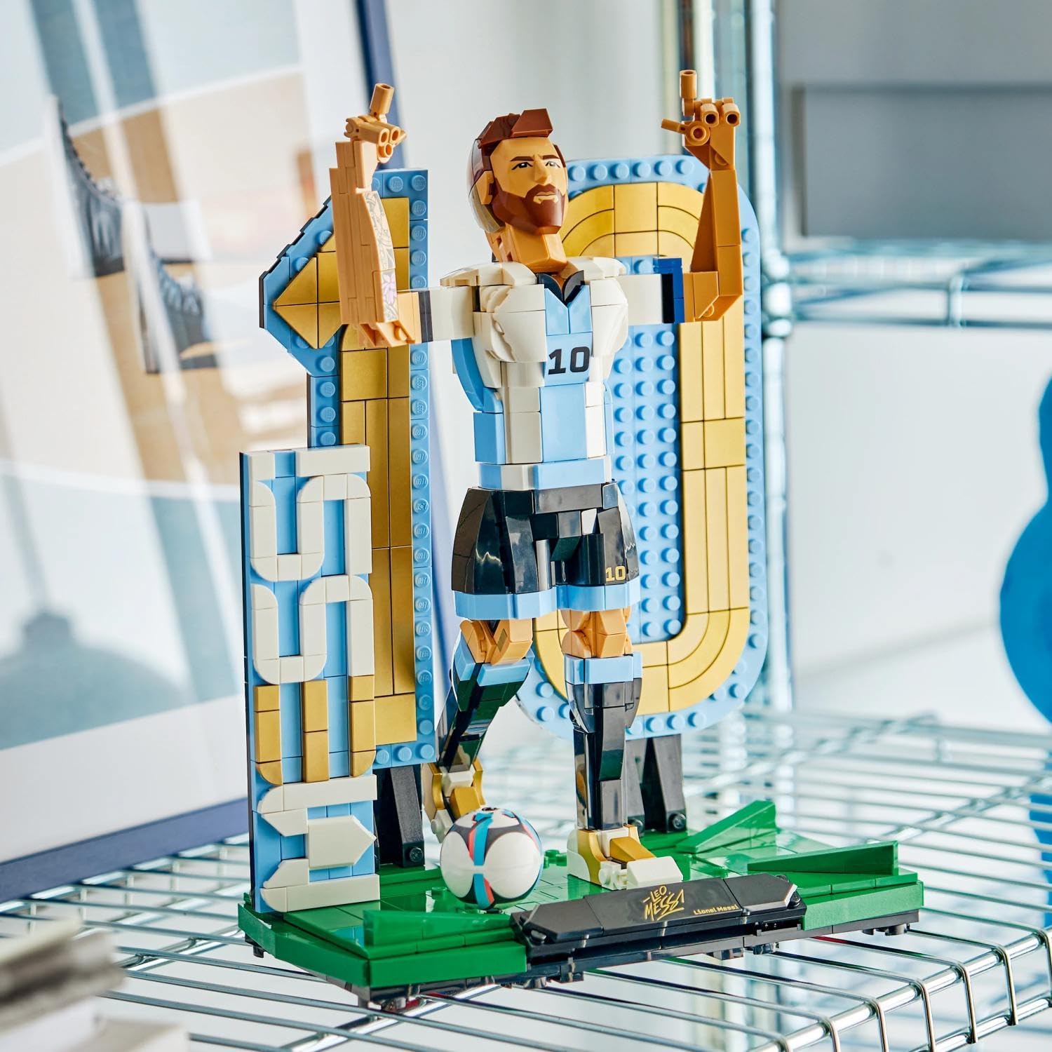 LEGO Lionel Messi Figur (43015) 7