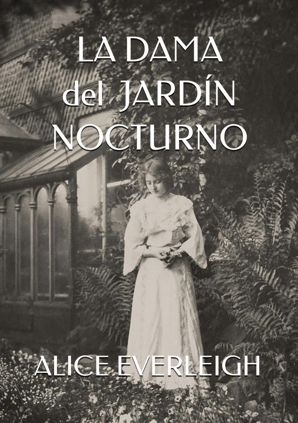 LA DAMA DEL JARDÍN NOCTURNO