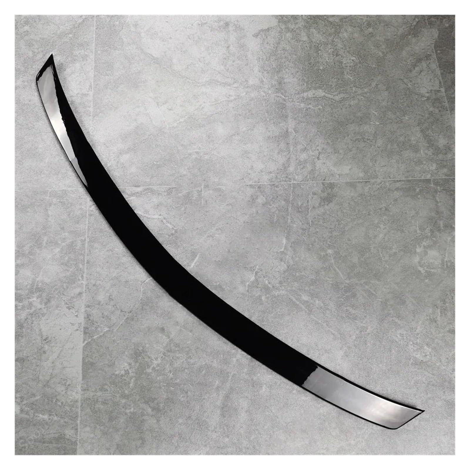 Aileron arrière pour Mercedes W204 : rajeunissez le style de votre Classe C 2008-2014